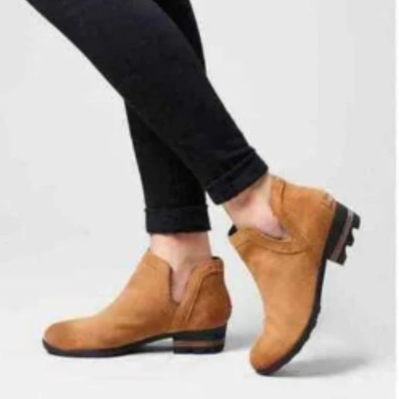 Sorel Slip On Ankle Bootie Size 9 Carmel Brown Suede Casual Outdoor Boots - Picture 2 of 12